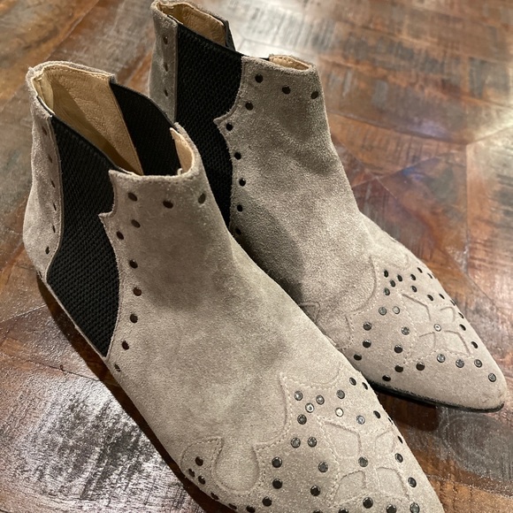 Ivylee  Dee Stud Boot Pointy Flat Ankle Booties In Grey Suede EU 37 US 6.5 - Picture 4 of 16